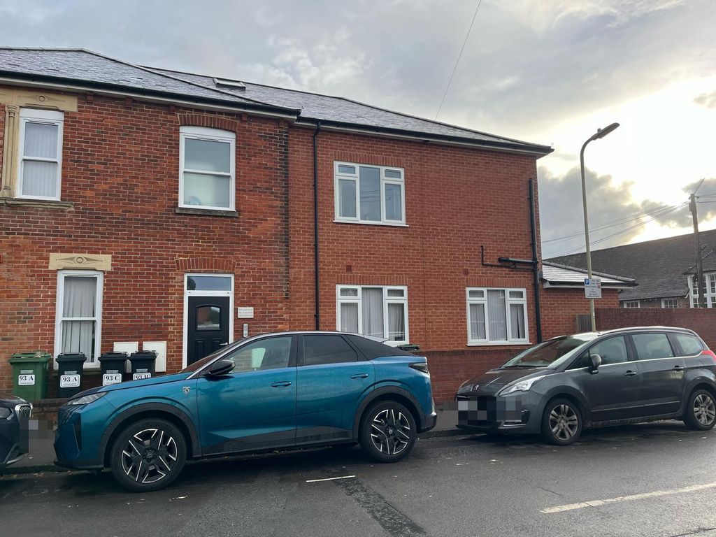 Property photo 1 of 2 Cover