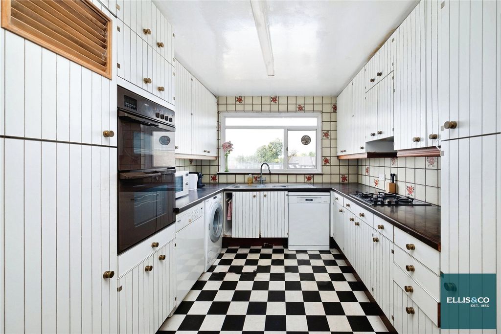 Property photo 2 of 14 Picture No. 09