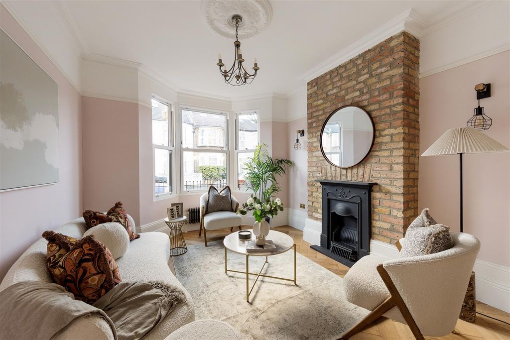 Property photo 3 of 55 Livingstone, E17