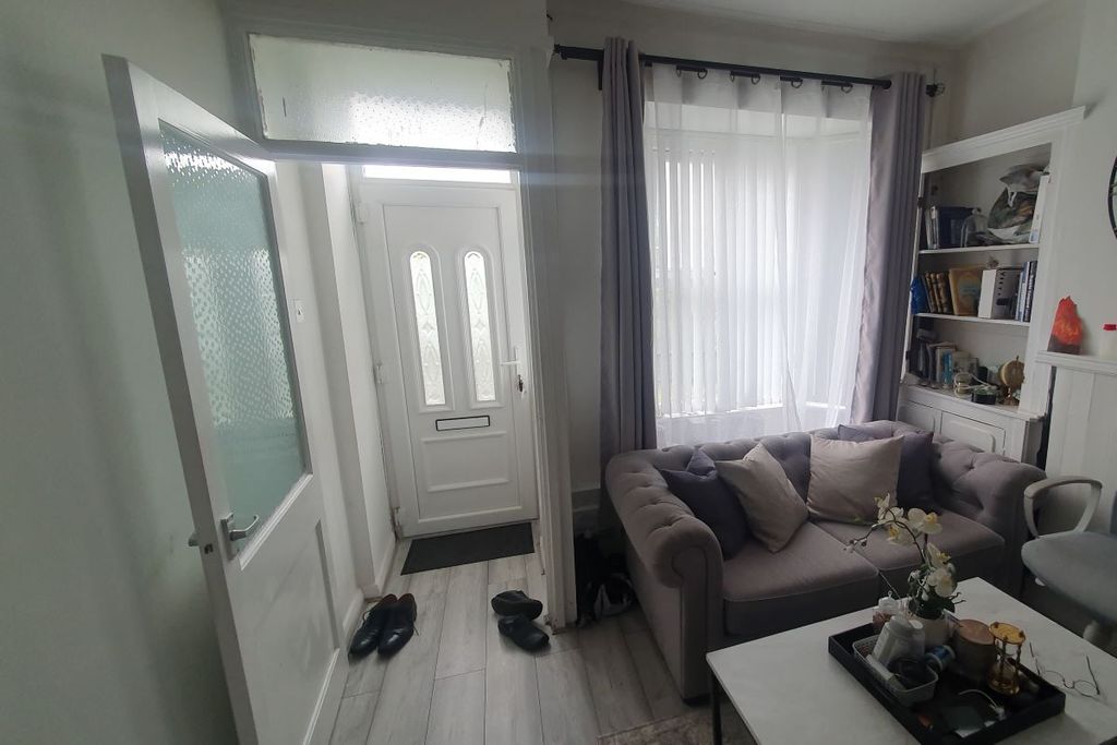 Property photo 2 of 12