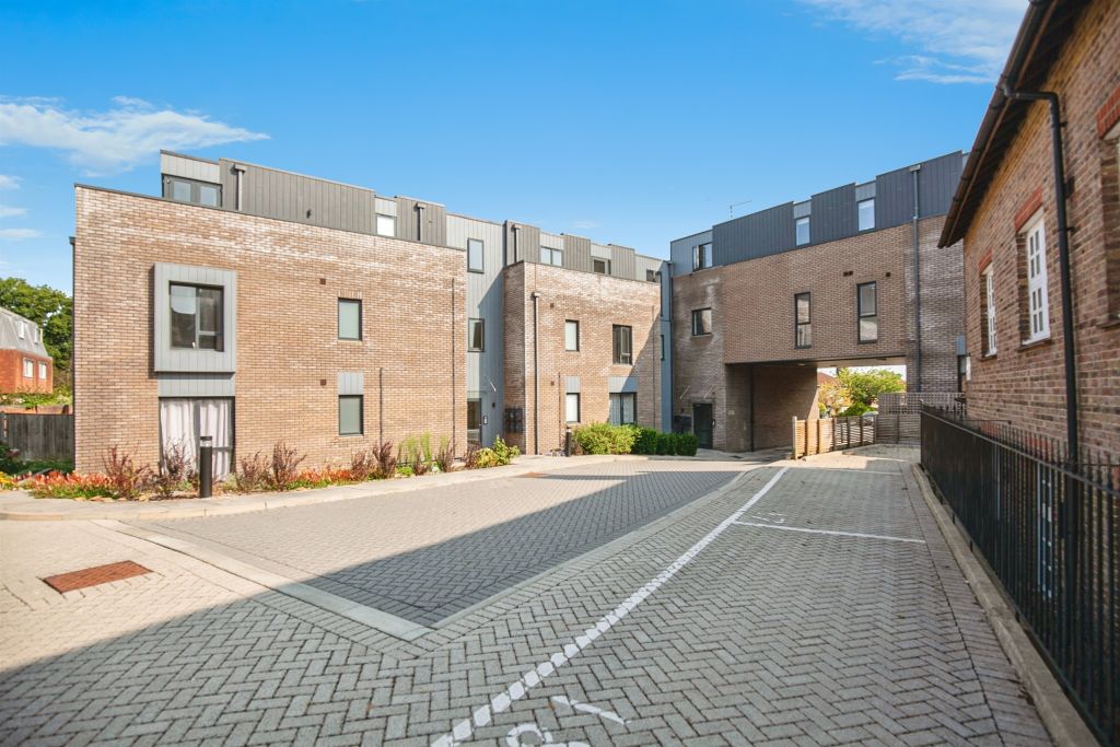 Property photo 1 of 7 Front