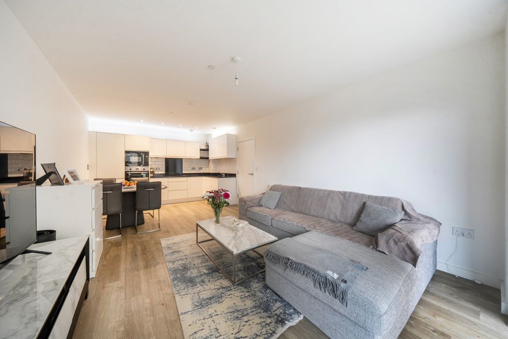 Property photo 1 of 17 1440317-7-69d7d2d...