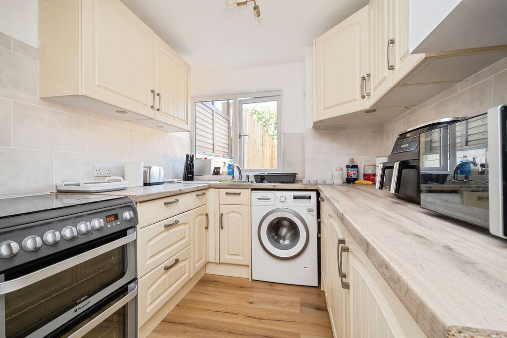 Property photo 3 of 18