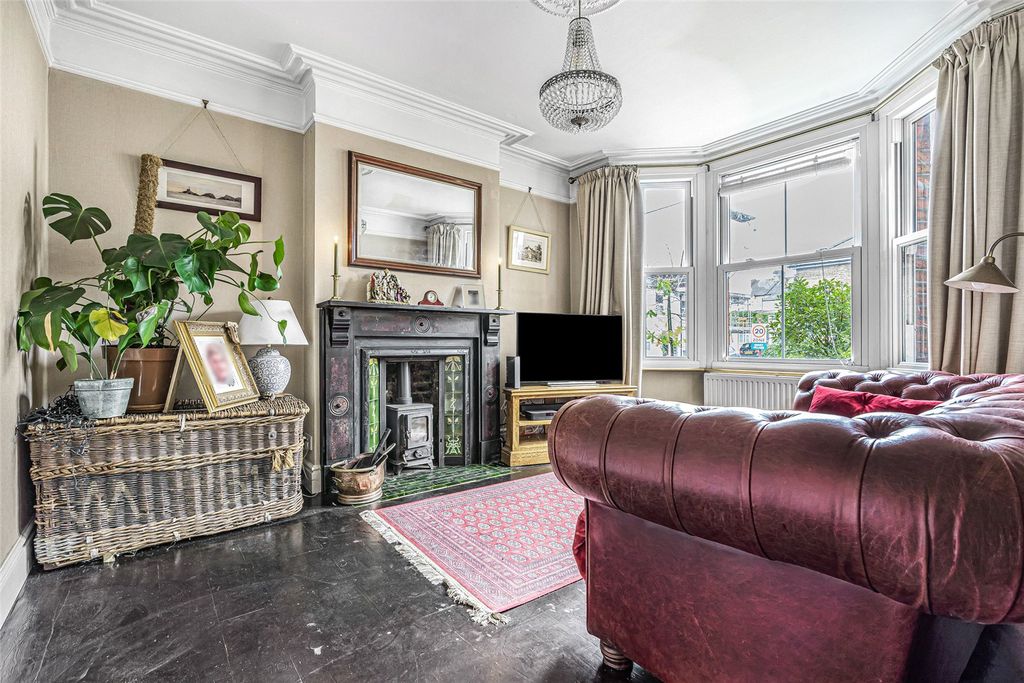 Property photo 2 of 19 Picture No. 01