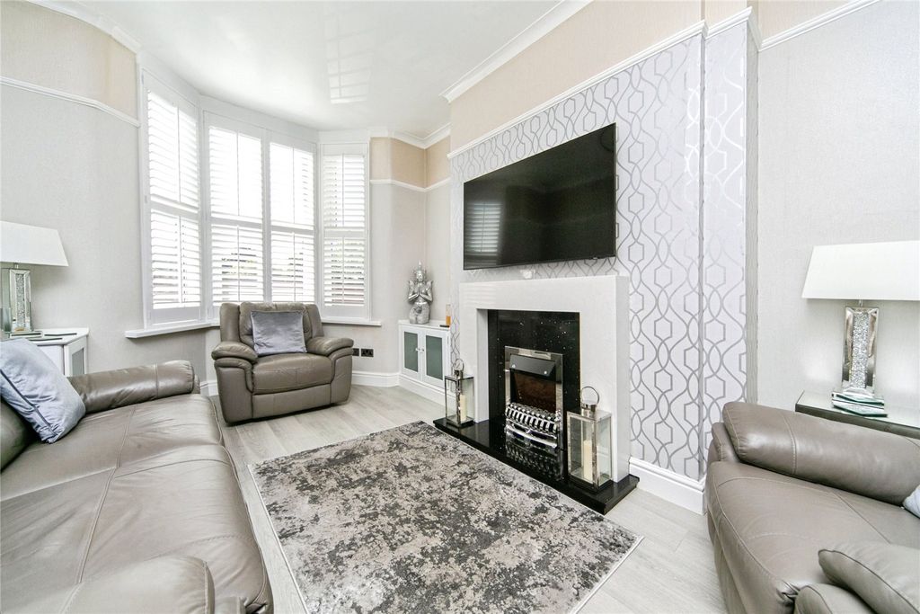 Property photo 3 of 17 Picture No. 29