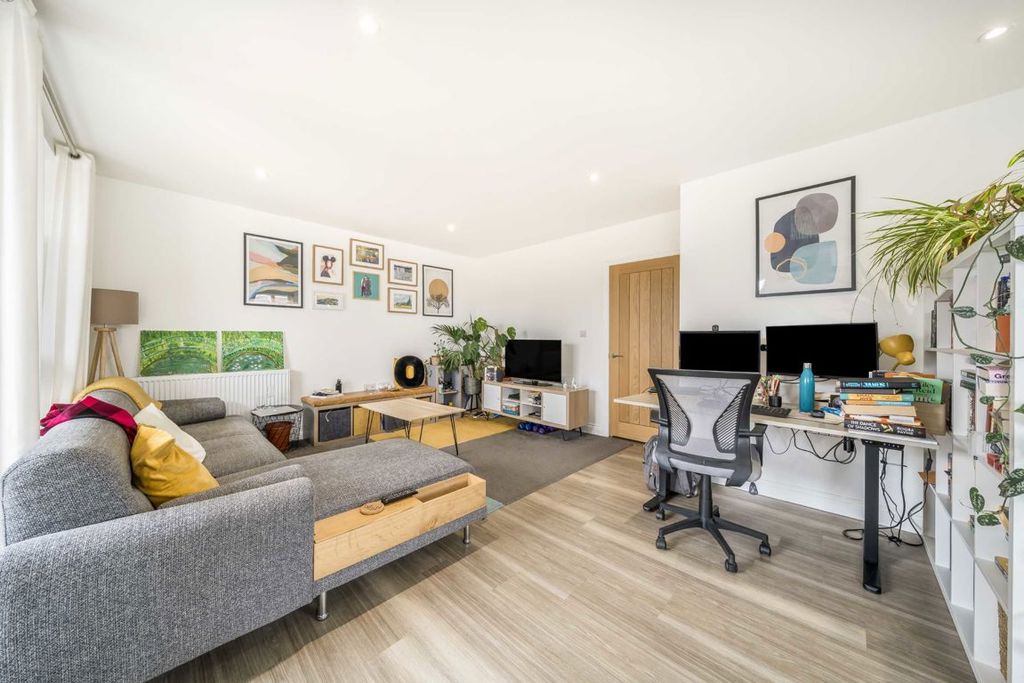 Property photo 2 of 7