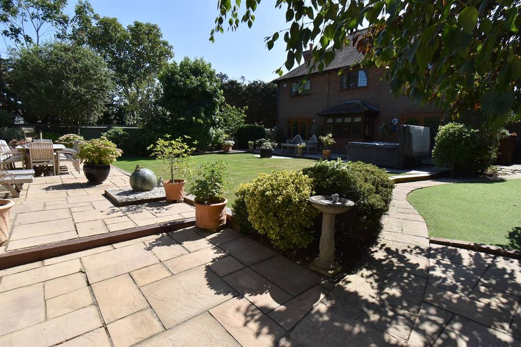 Property photo 3 of 37