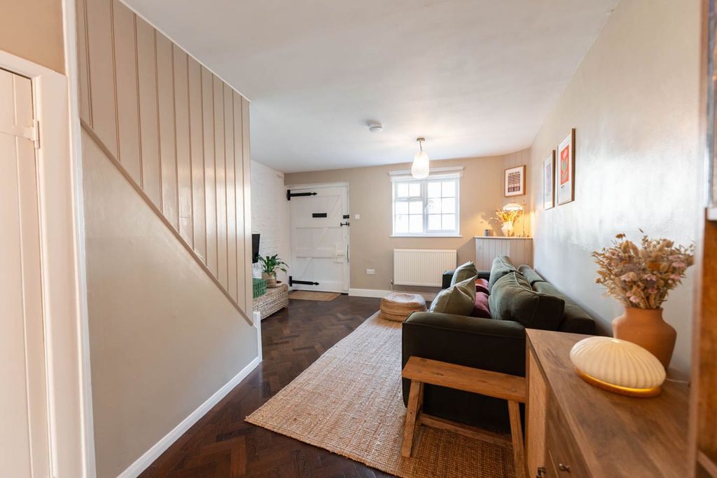 Property photo 2 of 26