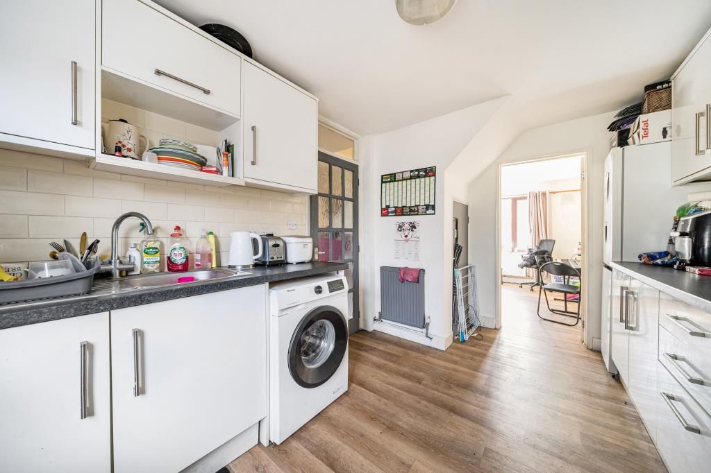 Property photo 3 of 17 Kitchen