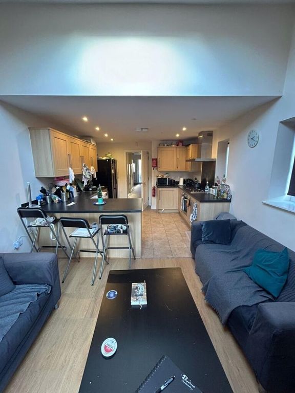 Property photo 1 of 13 Bright And Spacious Contemporary Living Room With ...