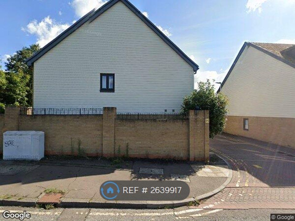 Property photo 2 of 32