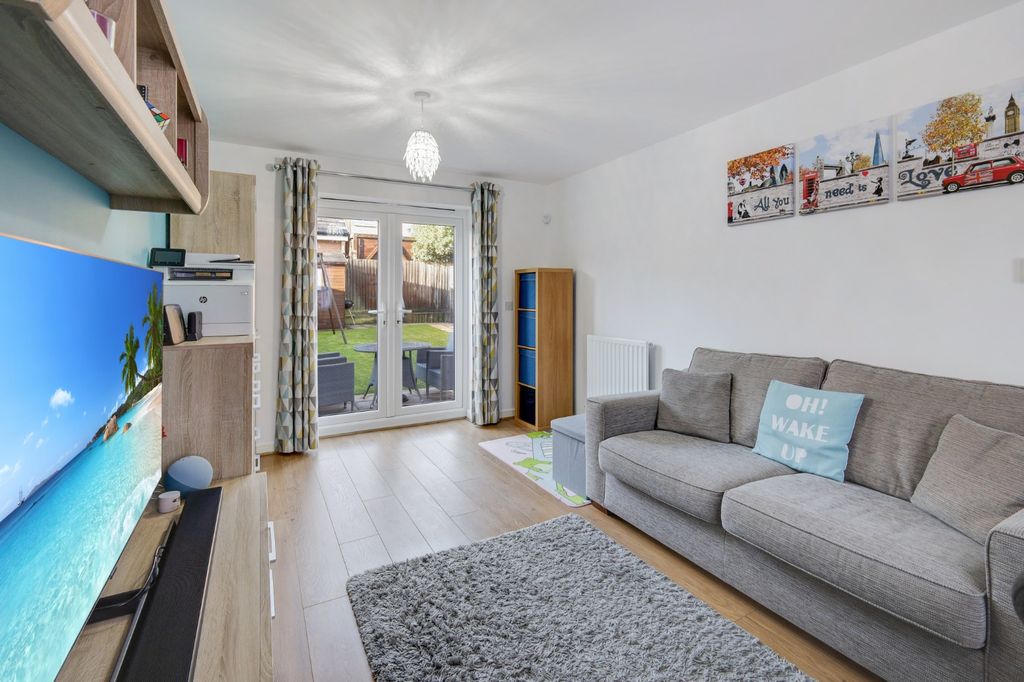 Property photo 2 of 20 4810772