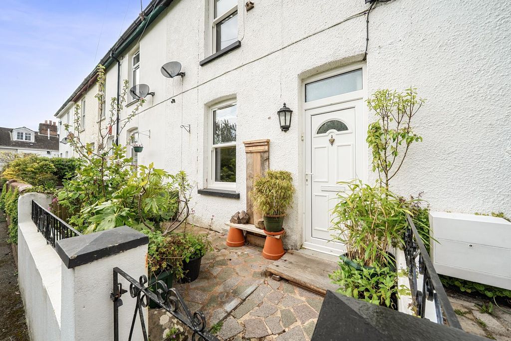 Property photo 1 of 21 Front (Exterior)