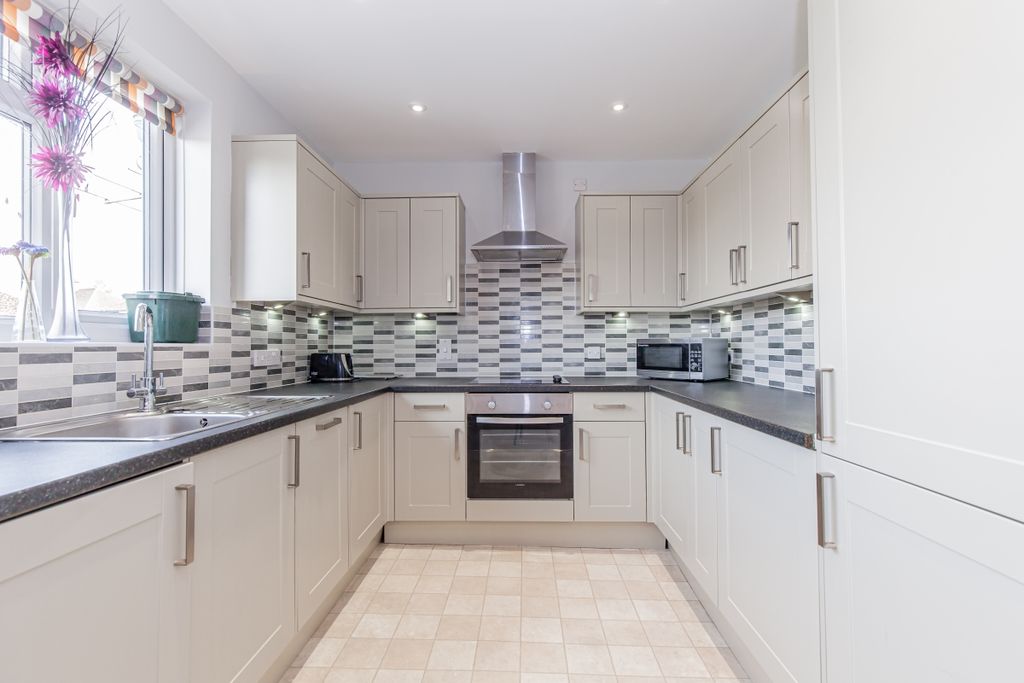 Property photo 1 of 8 161937