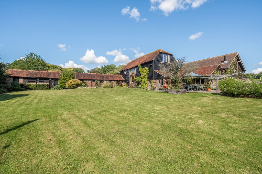 Property photo 2 of 39