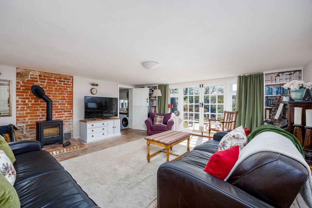 Property photo 2 of 16 Photo 4