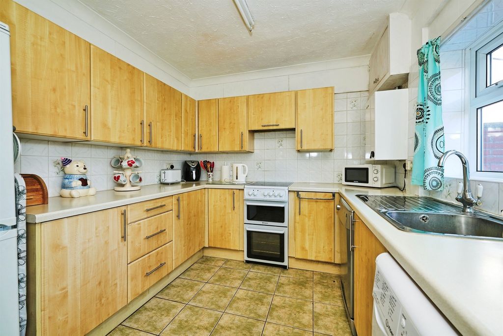 Property photo 3 of 10