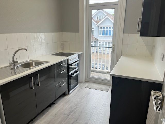 Property photo 2 of 6 Kitchen