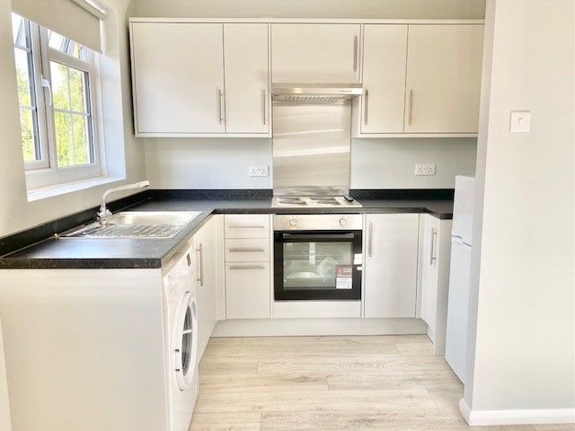 Property photo 1 of 10 Kitchen