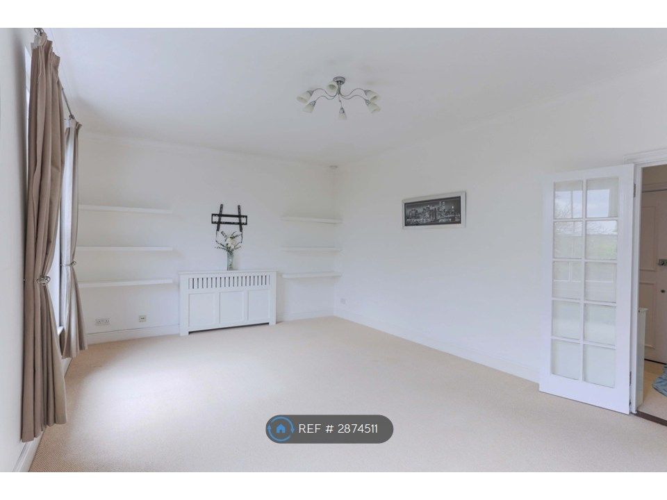 Property photo 3 of 10 Lounge - South Facing