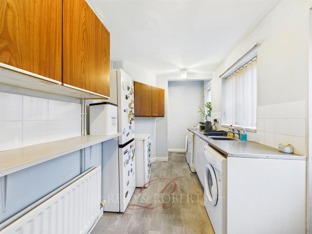 Property photo 3 of 25 Cam03999G0-Pr0209-Still007.Jpg