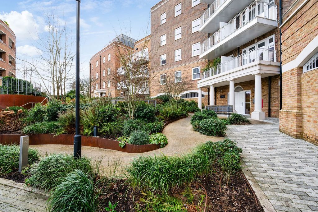 Additional image 18 of 2 bed flat for saleStation Road East, Oxted, Oxted RH8