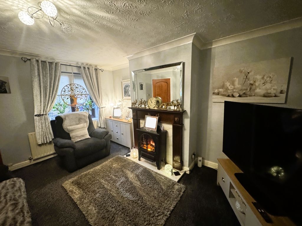 Property photo 3 of 13 Photo 4