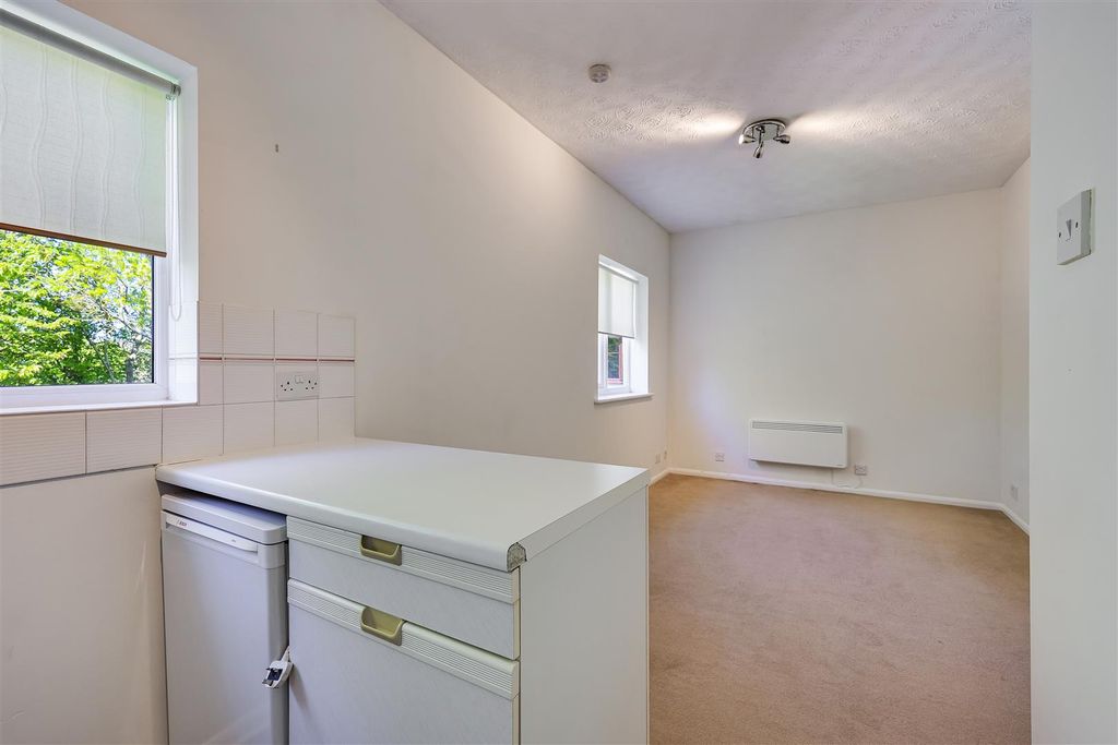 Property photo 3 of 14 Img (8).Jpg