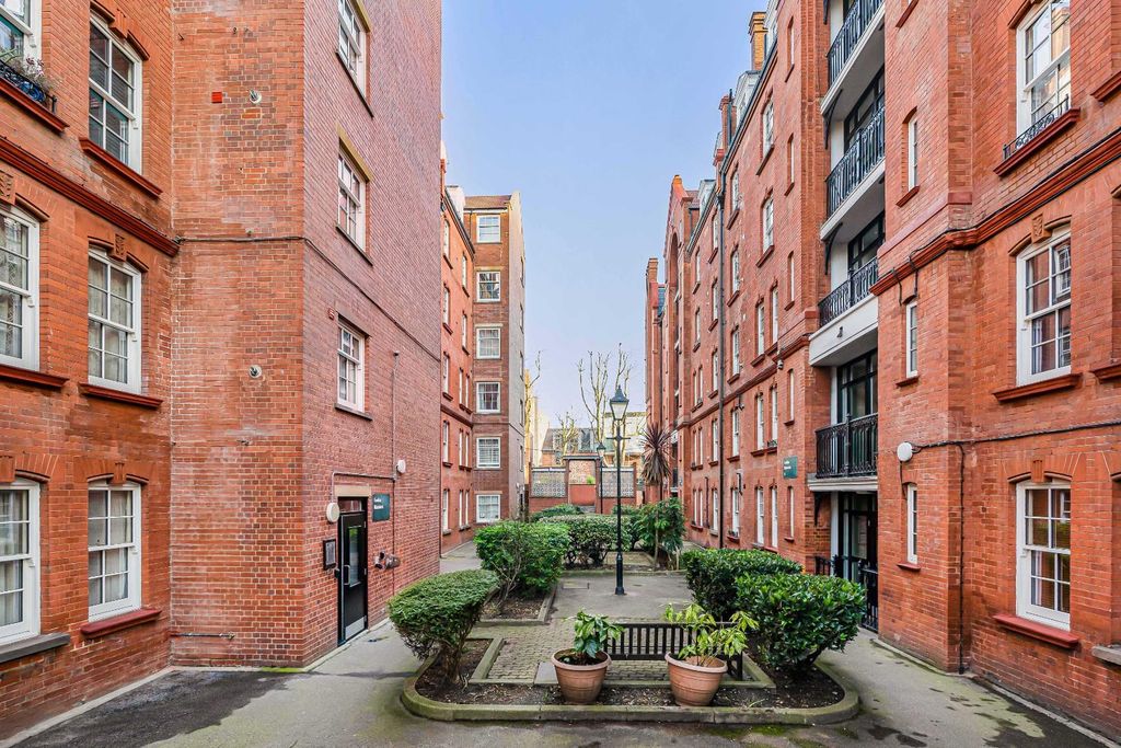 Property photo 2 of 14 14_74592.Jpg