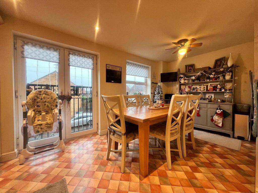 Property photo 3 of 14 Kitchen/Diner