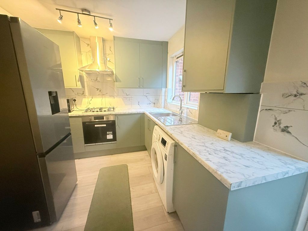 Property photo 1 of 7 Kitchen