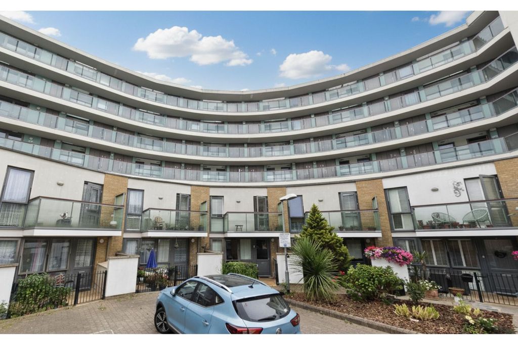 Property photo 1 of 9