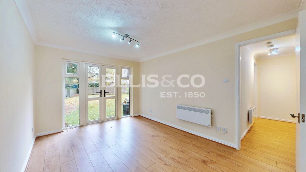 Property photo 2 of 22 Picture No. 23