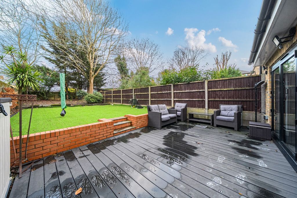 Property photo 2 of 15 Picture No. 12