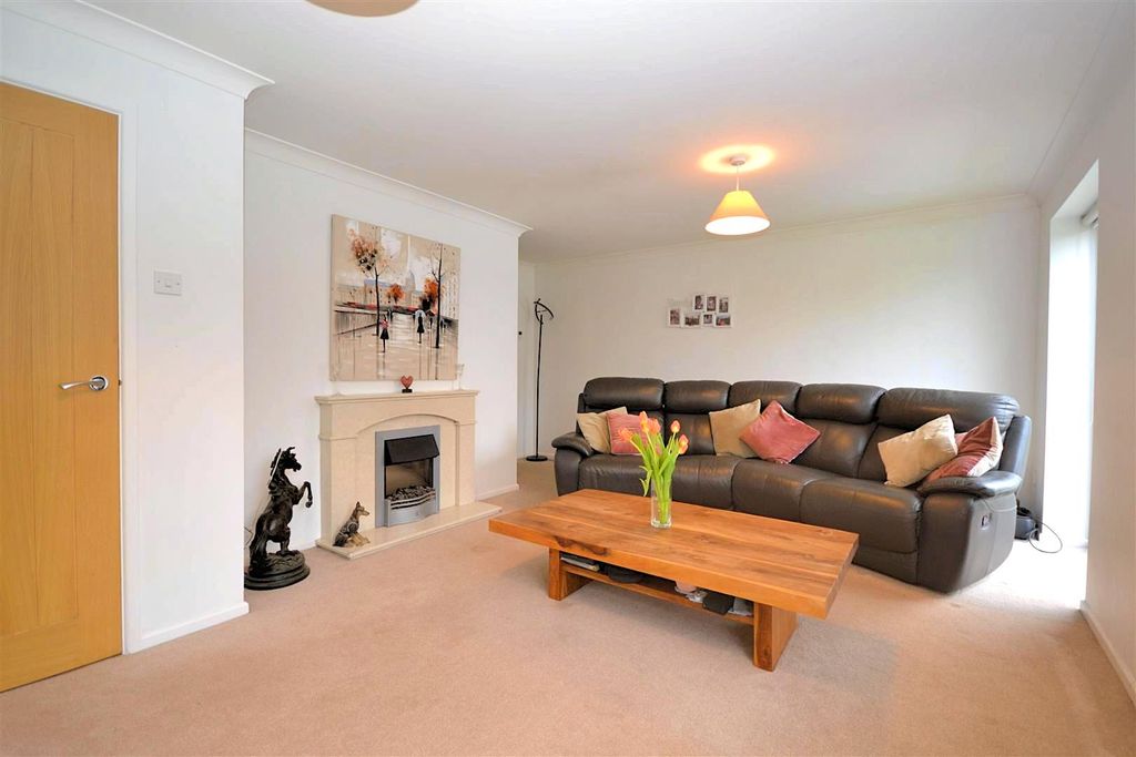 Property photo 3 of 12 3.Jpg