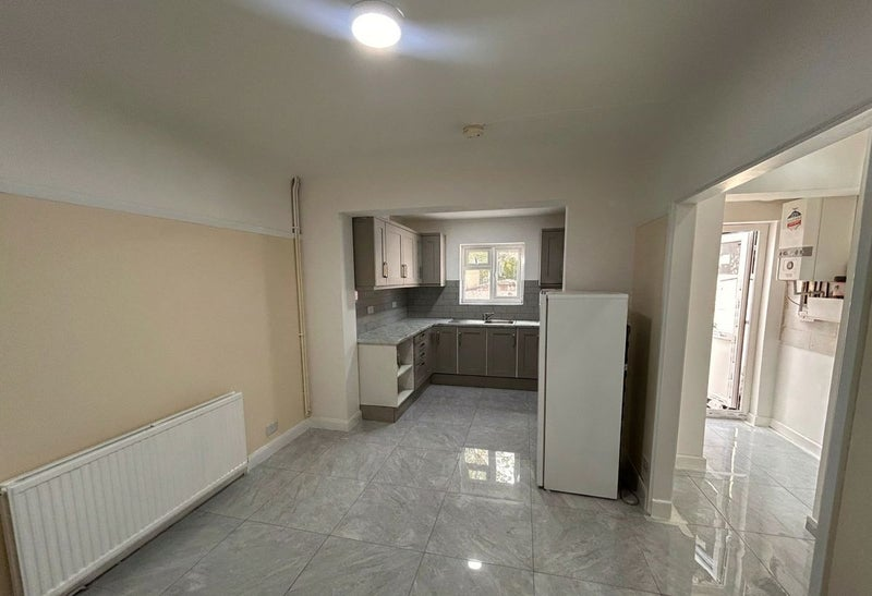 Property photo 1 of 3