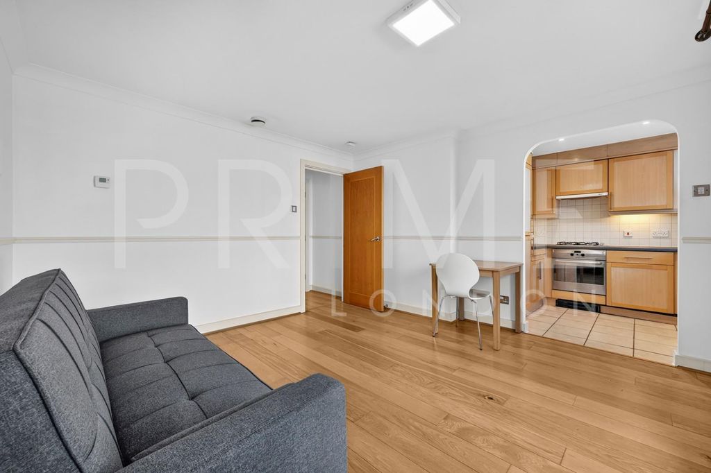 Property photo 3 of 8 Fp19.Jpg