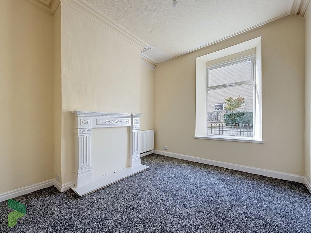 Property photo 3 of 17 Sitting Room