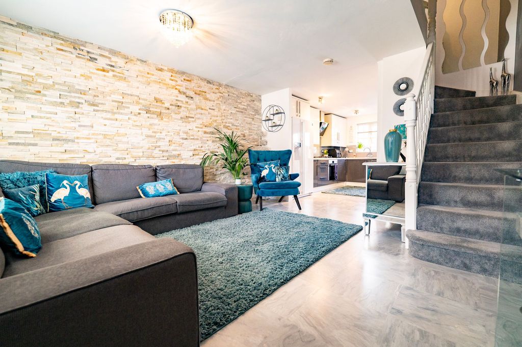 Property photo 3 of 22