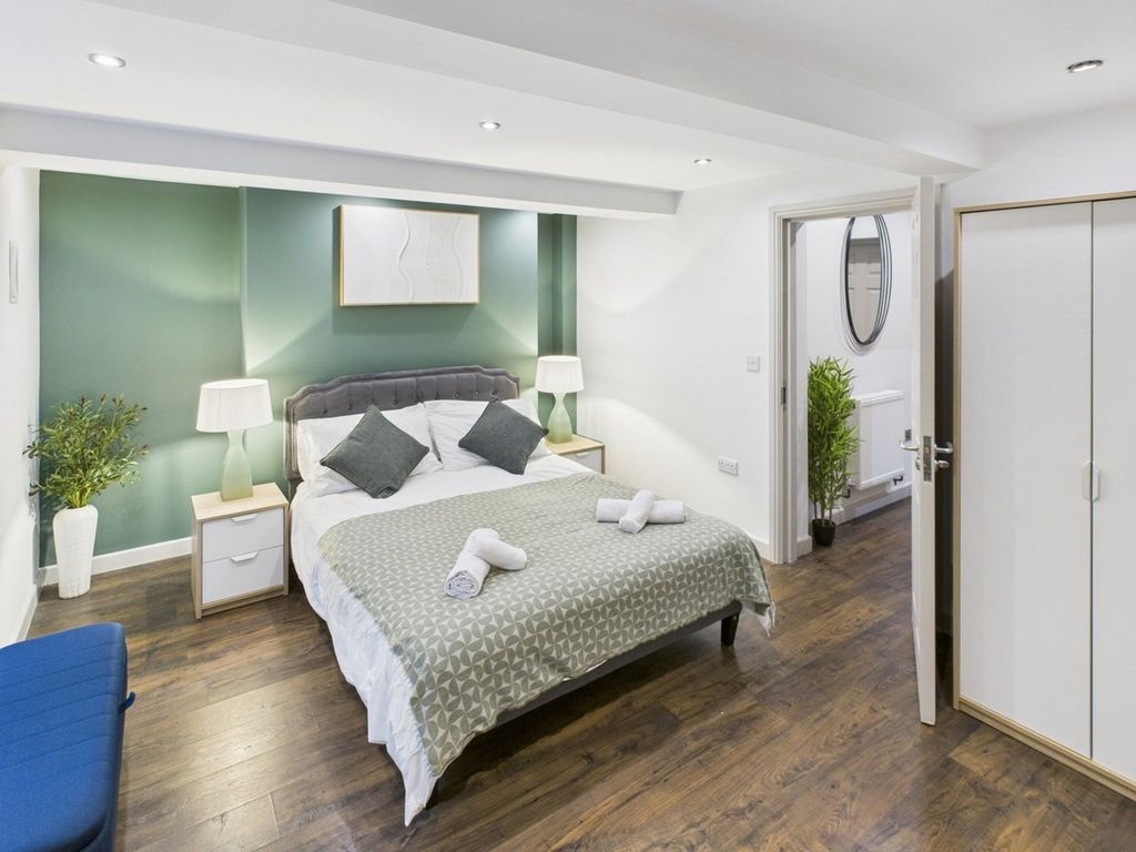 Property photo 3 of 6 Gallery