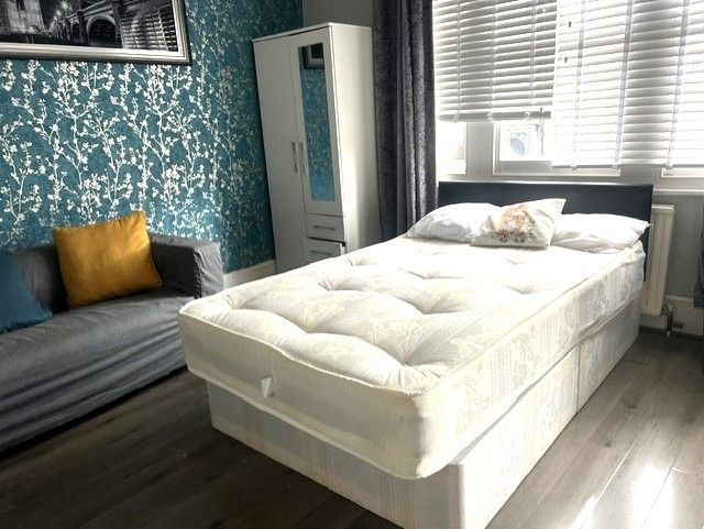 Property photo 1 of 2