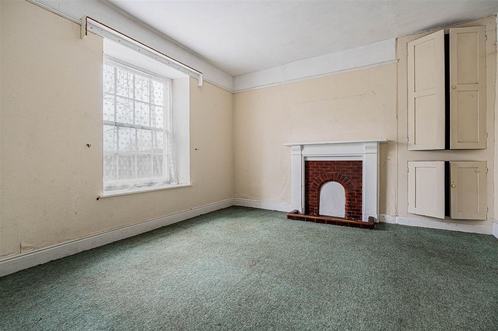 Property photo 2 of 38 23_68799.Jpg