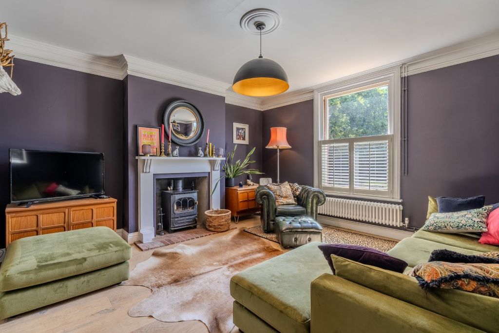 Property photo 2 of 30
