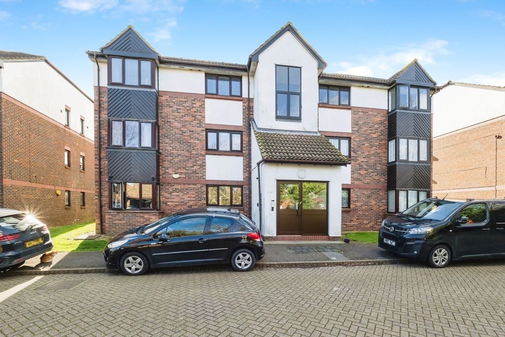 Property photo 1 of 16 Front