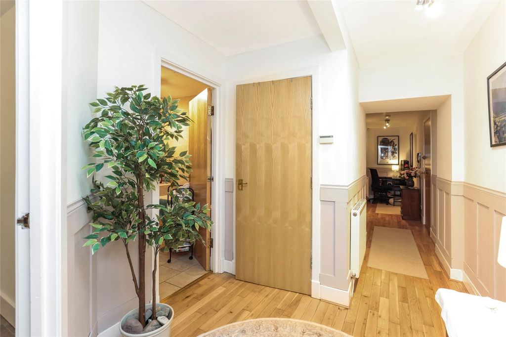 Property photo 3 of 21 Picture No. 09