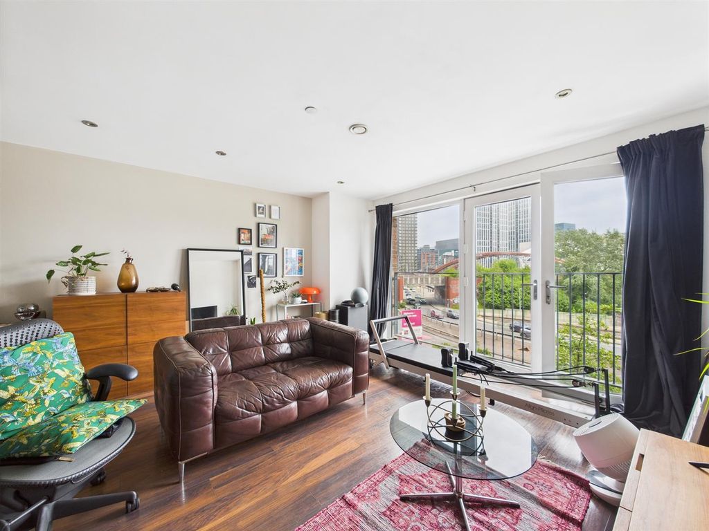 Property photo 3 of 8 Cam01231G0-Pr0112-Still003_Alt.Jpg