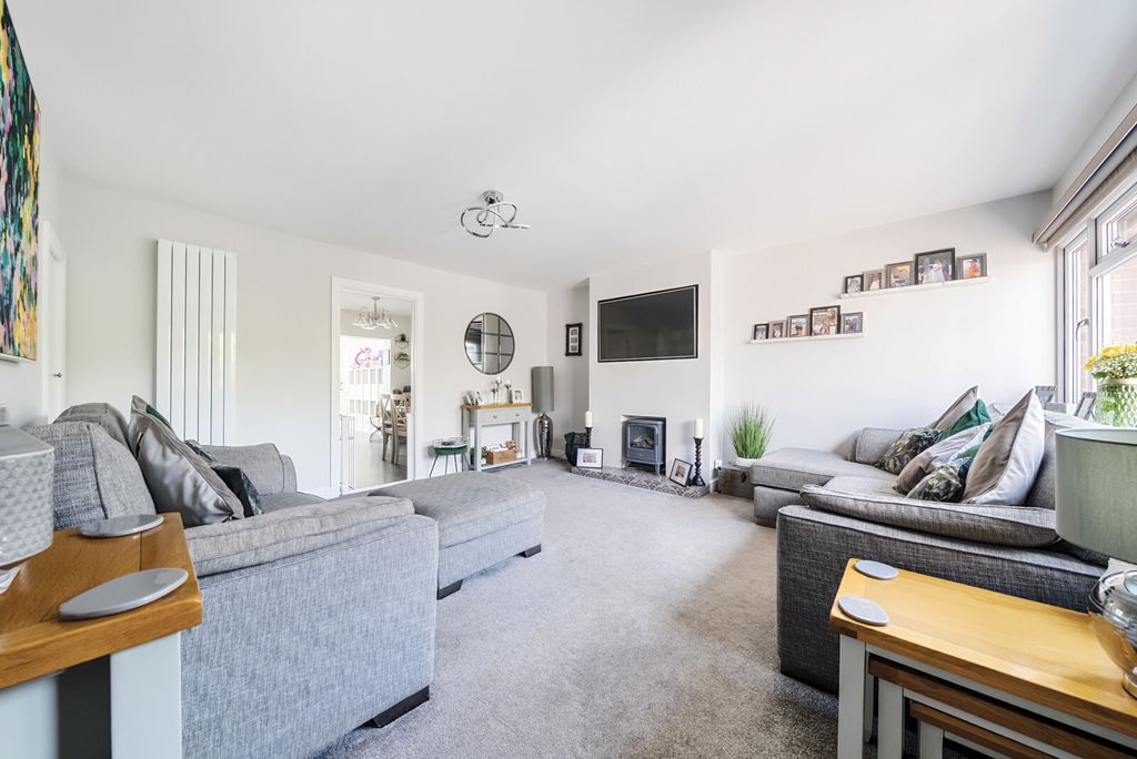 Property photo 3 of 17 Sitting Room