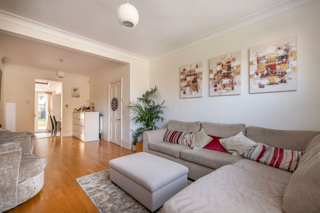 Property photo 3 of 12