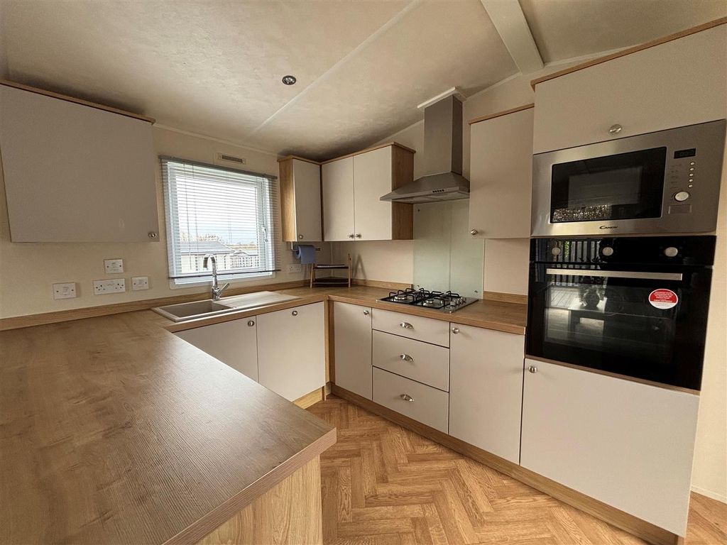 Property photo 3 of 14 Kitchen.Jpg