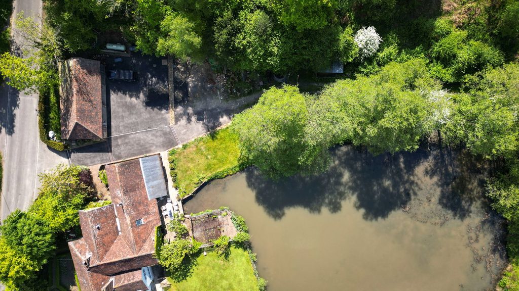 Property photo 3 of 26